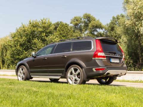 Volvo XC70 - barna