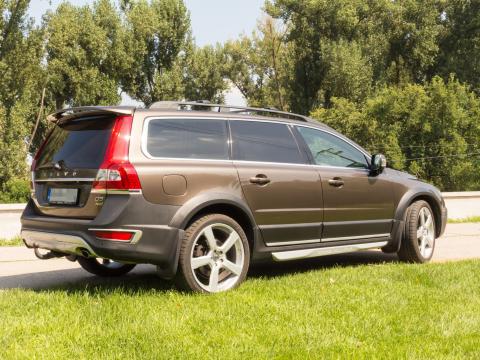 Volvo XC70 - barna