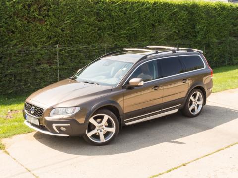 Volvo XC70 - barna