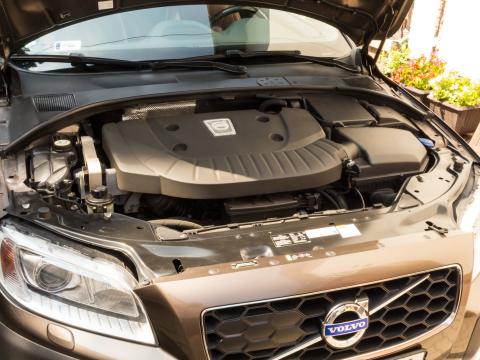 Volvo XC70 - barna