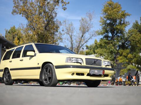 Volvo 850 T5R - sárga